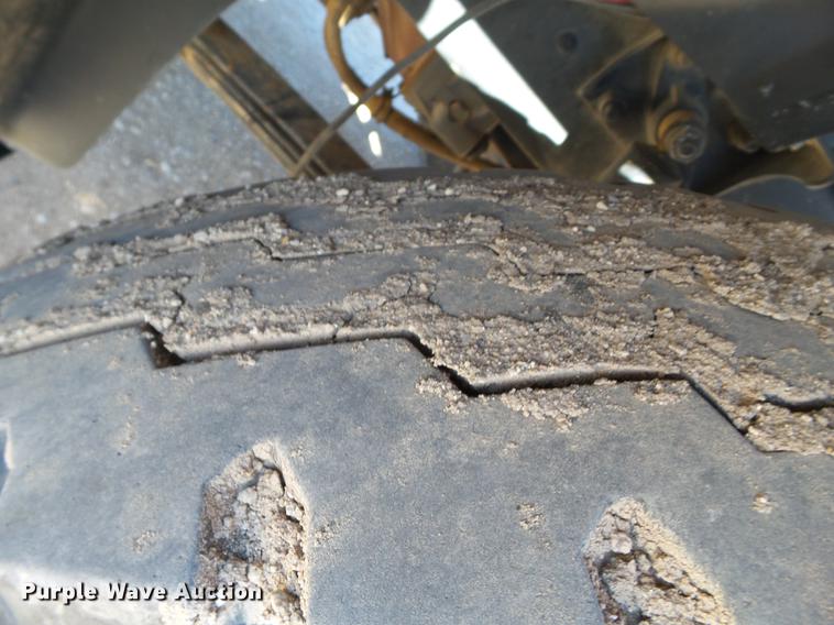 image for item BJ9804 1996 Mack CH613 service truck