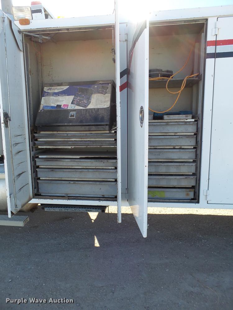 image for item BJ9804 1996 Mack CH613 service truck