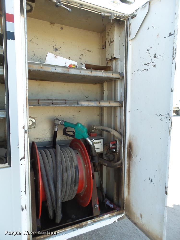 image for item BJ9804 1996 Mack CH613 service truck