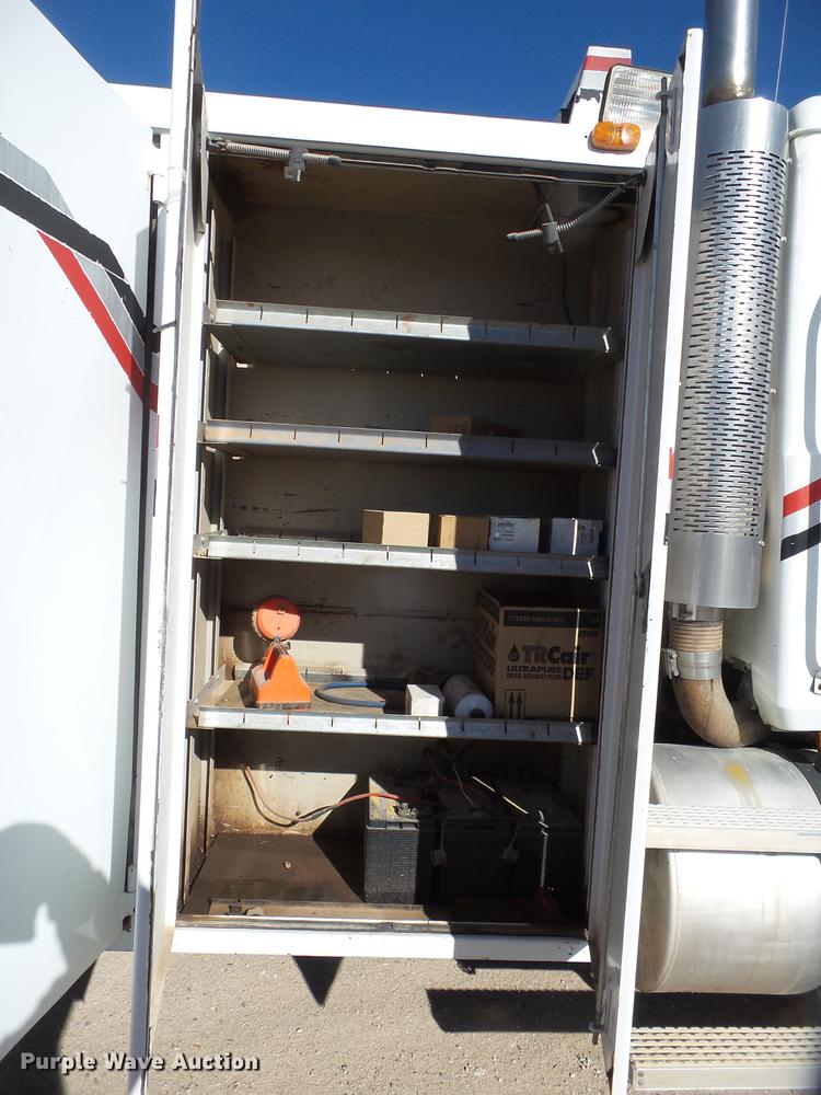 image for item BJ9804 1996 Mack CH613 service truck