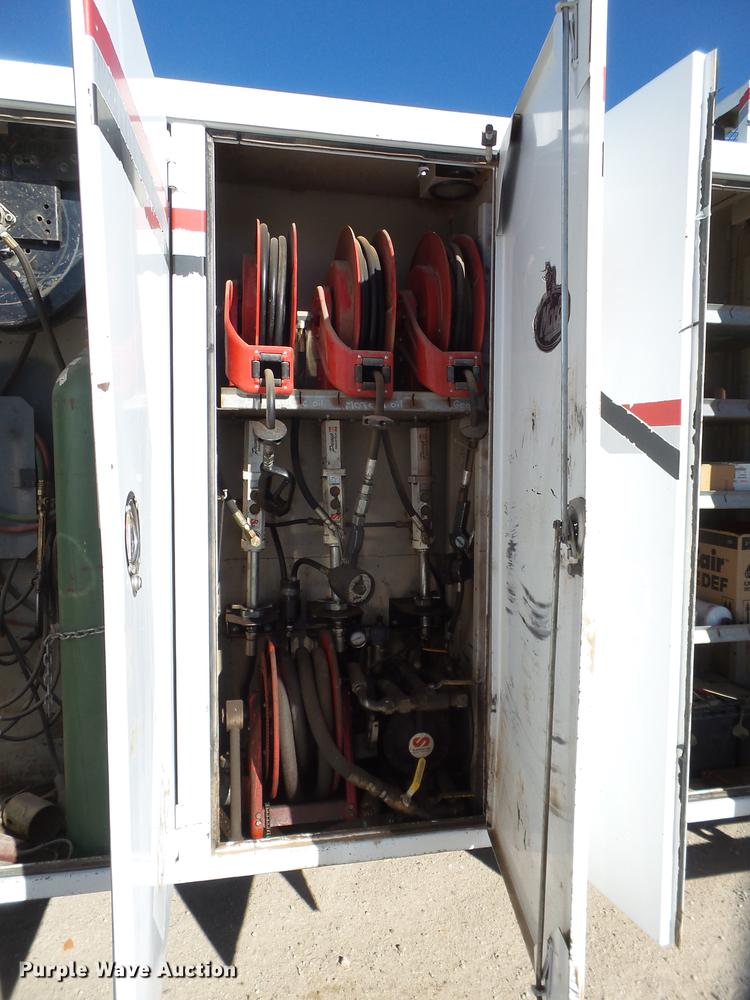 image for item BJ9804 1996 Mack CH613 service truck