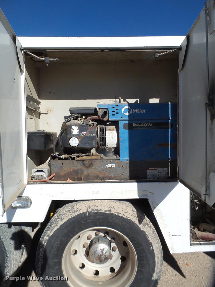 image for item BJ9804 1996 Mack CH613 service truck