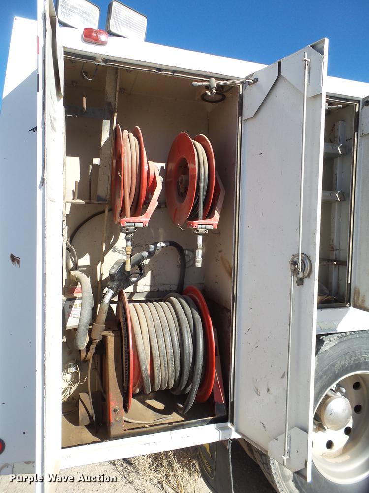 image for item BJ9804 1996 Mack CH613 service truck