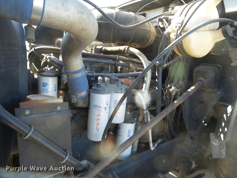 image for item BJ9804 1996 Mack CH613 service truck