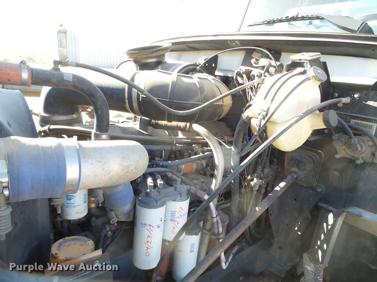 image for item BJ9804 1996 Mack CH613 service truck