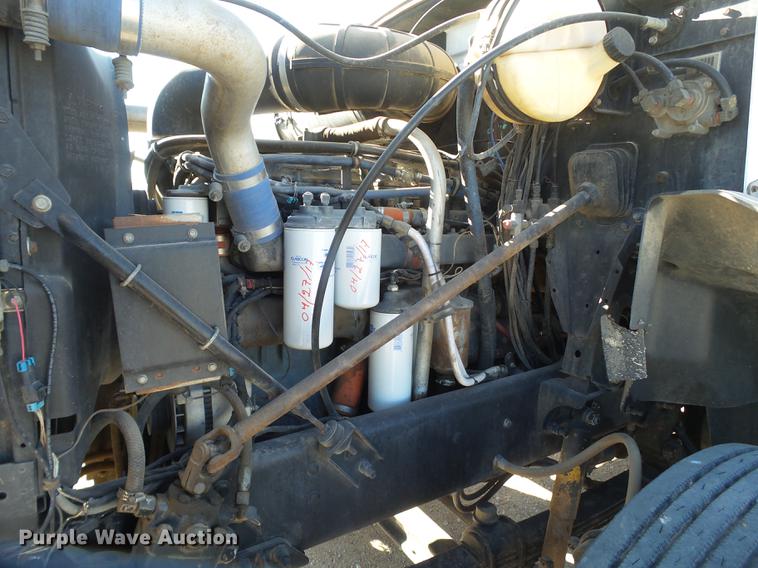 image for item BJ9804 1996 Mack CH613 service truck