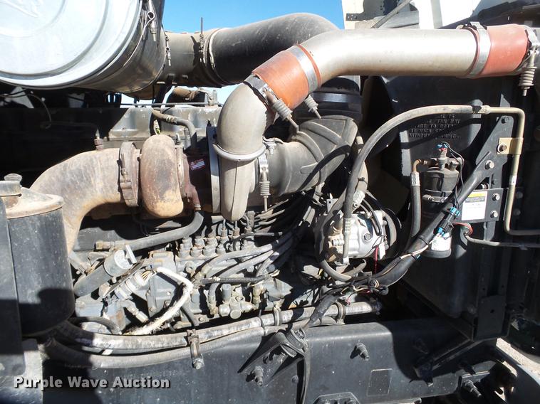 image for item BJ9804 1996 Mack CH613 service truck