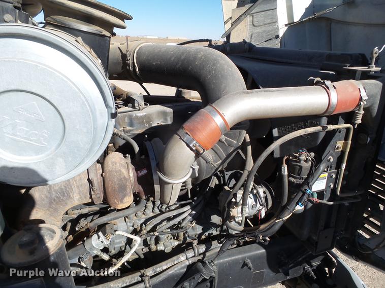 image for item BJ9804 1996 Mack CH613 service truck