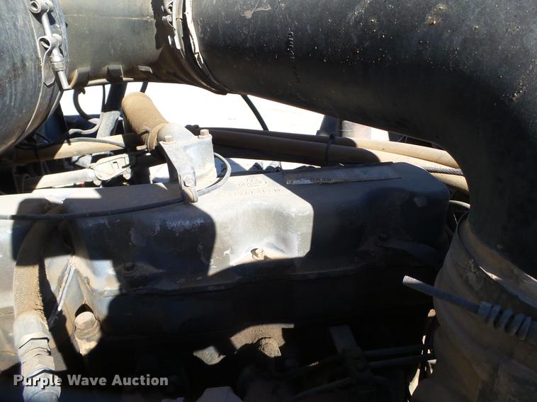 image for item BJ9804 1996 Mack CH613 service truck