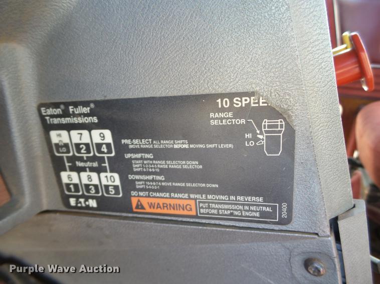 image for item BJ9804 1996 Mack CH613 service truck