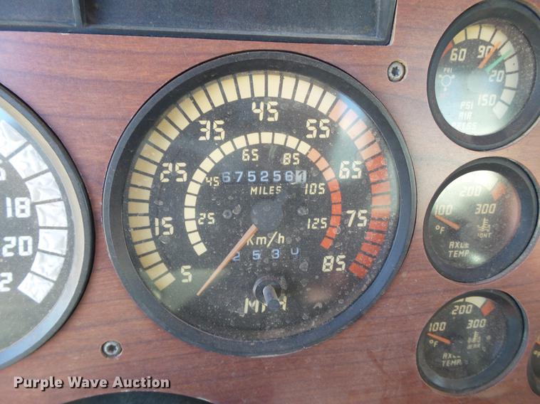 image for item BJ9804 1996 Mack CH613 service truck