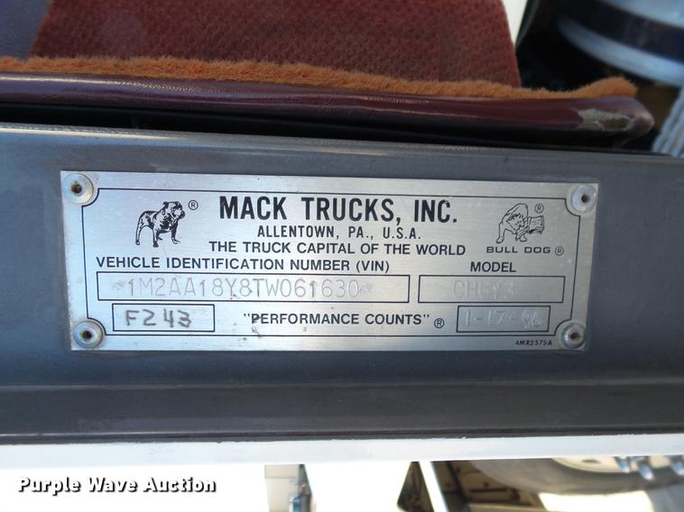 image for item BJ9804 1996 Mack CH613 service truck