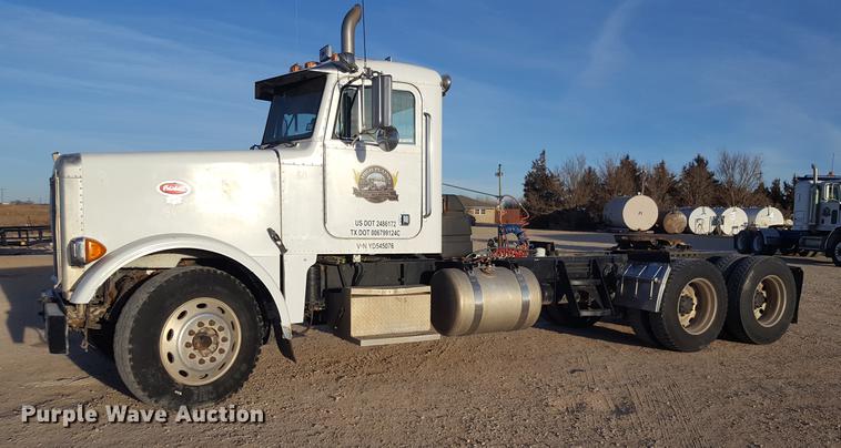image for item BJ9805 2000 Peterbilt 378 semi truck
