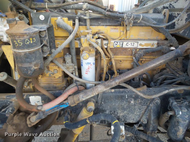 image for item BJ9805 2000 Peterbilt 378 semi truck