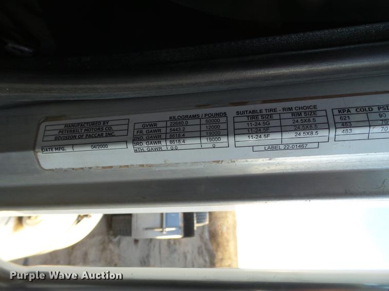 image for item BJ9805 2000 Peterbilt 378 semi truck