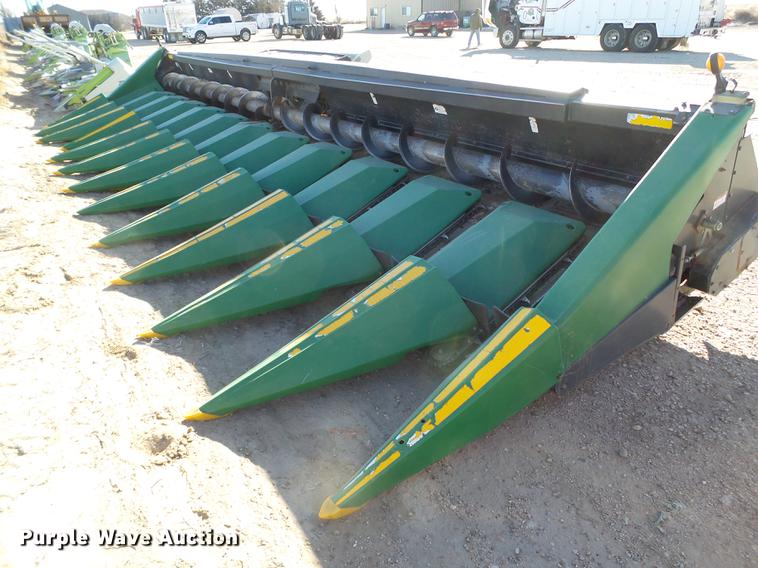 image for item BJ9813 2005 Drago N12 corn head