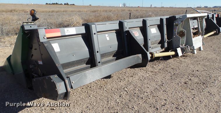 image for item BJ9813 2005 Drago N12 corn head