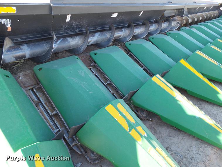 image for item BJ9813 2005 Drago N12 corn head