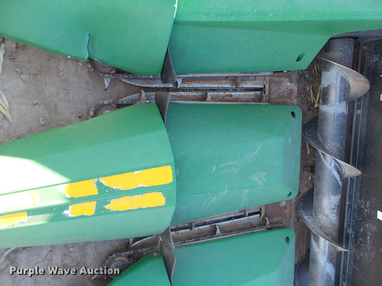 image for item BJ9813 2005 Drago N12 corn head