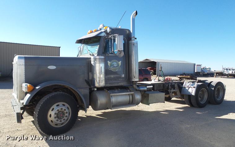 image for item BJ9820 1997 Peterbilt 379 semi truck