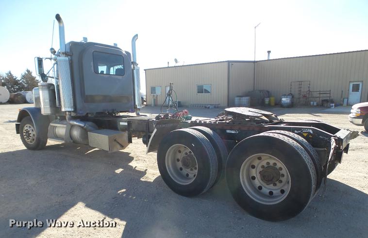 image for item BJ9820 1997 Peterbilt 379 semi truck