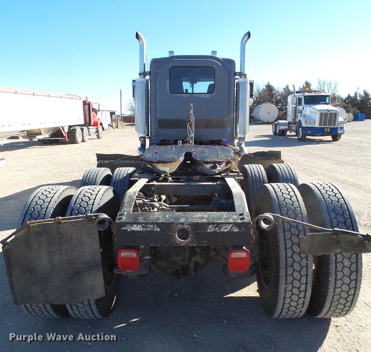 image for item BJ9820 1997 Peterbilt 379 semi truck