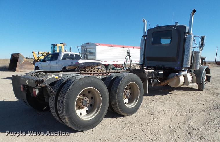 image for item BJ9820 1997 Peterbilt 379 semi truck