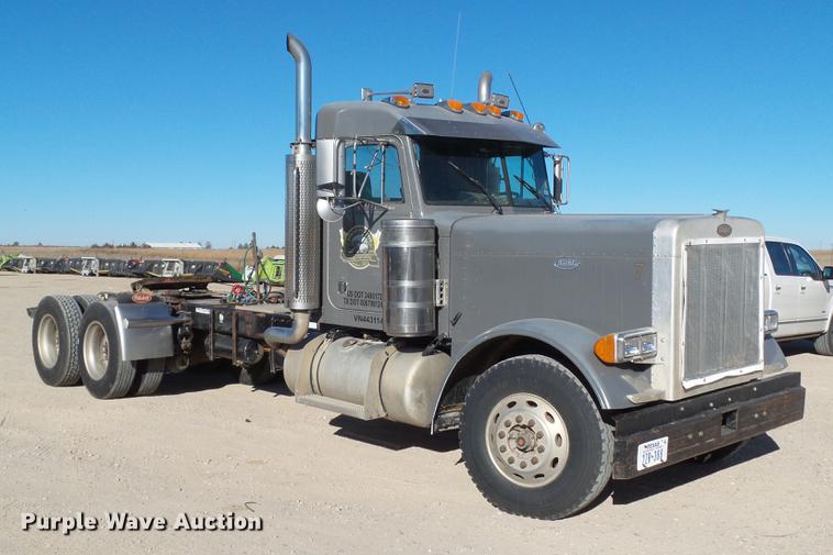 image for item BJ9820 1997 Peterbilt 379 semi truck