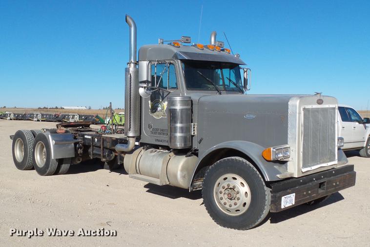 image for item BJ9820 1997 Peterbilt 379 semi truck
