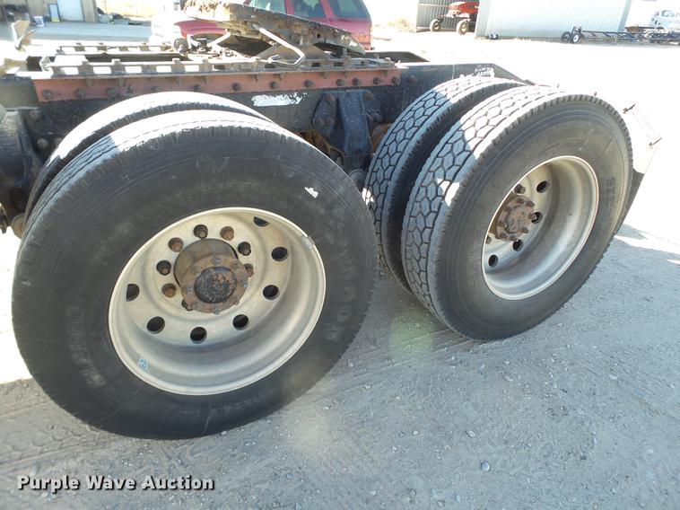 image for item BJ9820 1997 Peterbilt 379 semi truck