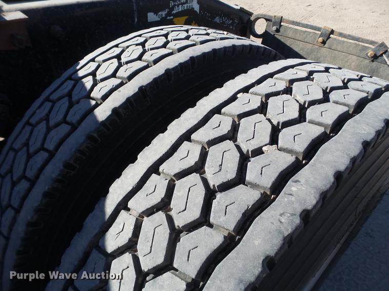 image for item BJ9820 1997 Peterbilt 379 semi truck