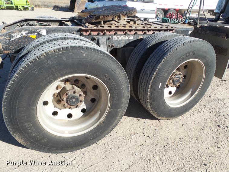 image for item BJ9820 1997 Peterbilt 379 semi truck