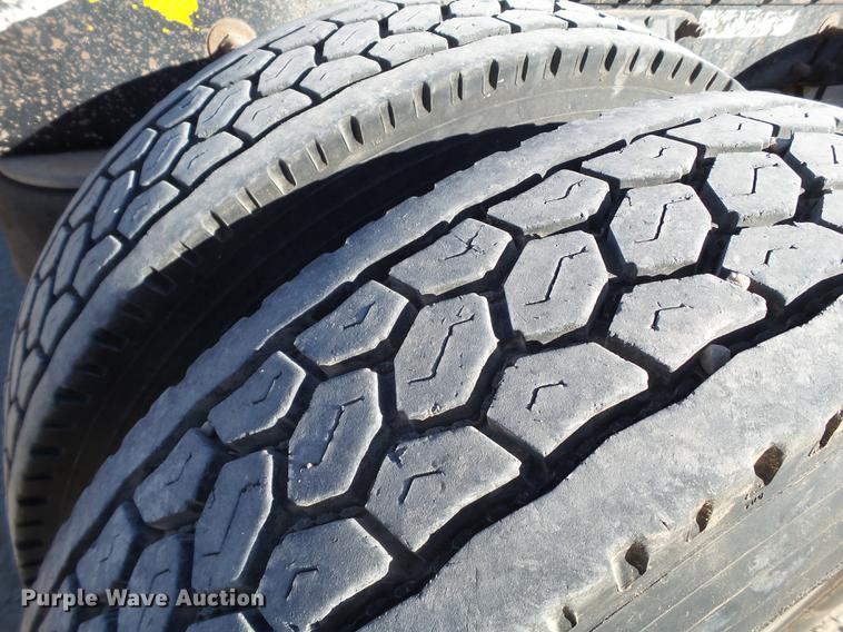 image for item BJ9820 1997 Peterbilt 379 semi truck