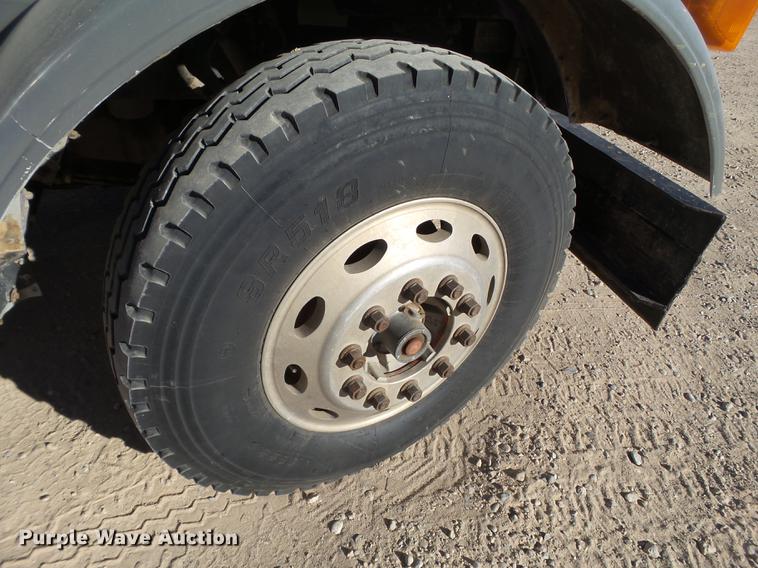 image for item BJ9820 1997 Peterbilt 379 semi truck