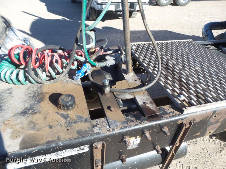 image for item BJ9820 1997 Peterbilt 379 semi truck