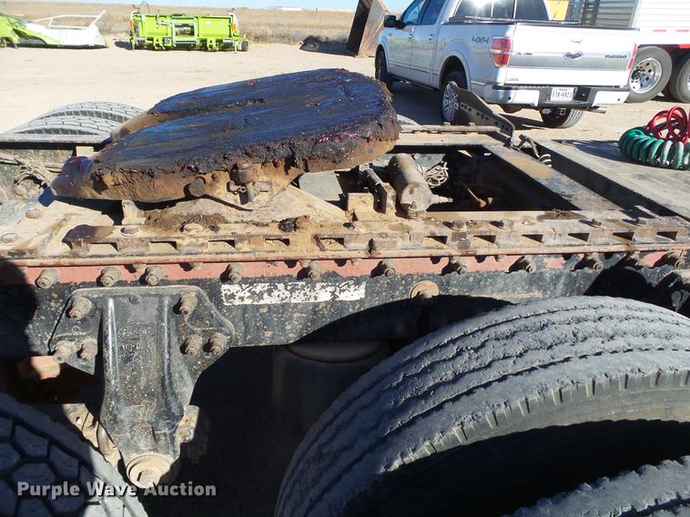 image for item BJ9820 1997 Peterbilt 379 semi truck