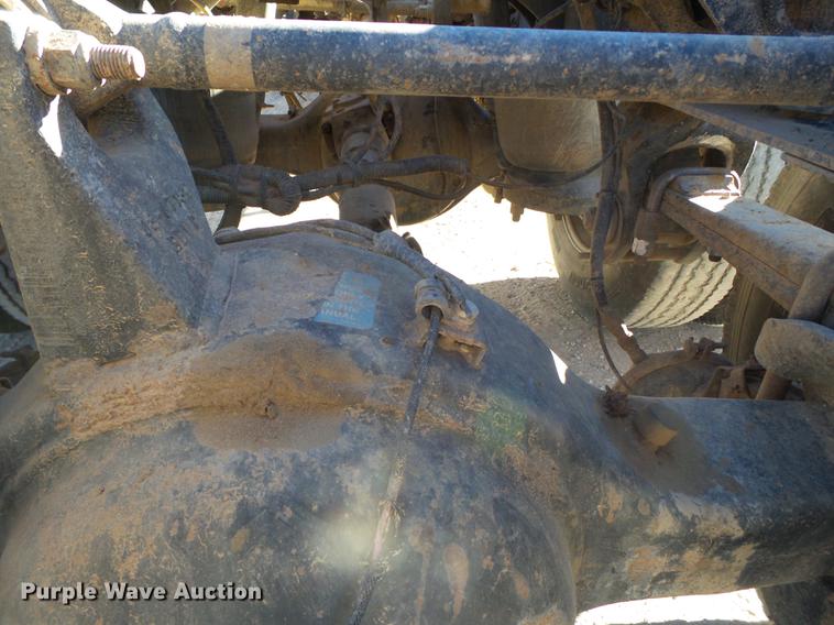 image for item BJ9820 1997 Peterbilt 379 semi truck