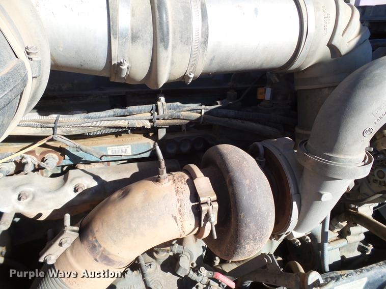 image for item BJ9820 1997 Peterbilt 379 semi truck