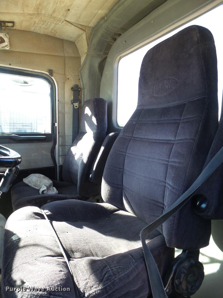 image for item BJ9820 1997 Peterbilt 379 semi truck