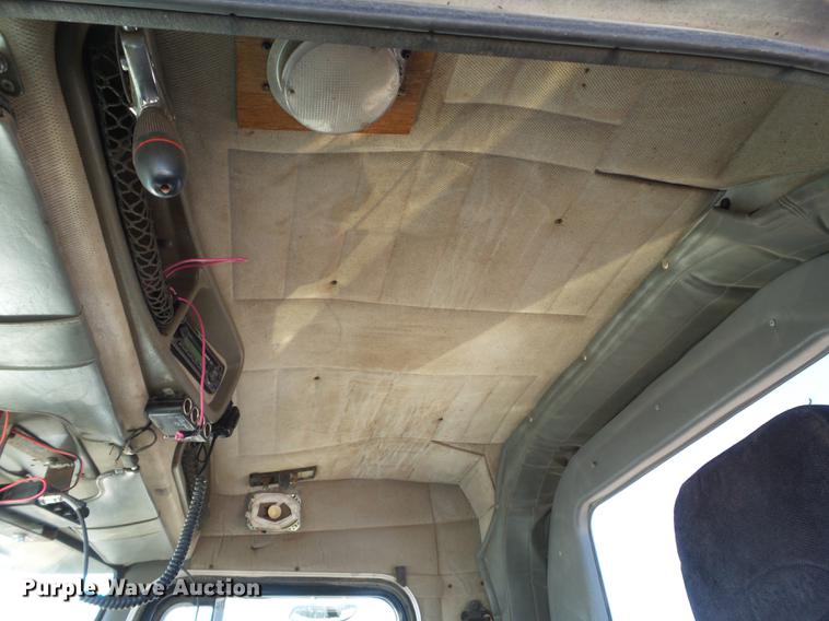 image for item BJ9820 1997 Peterbilt 379 semi truck