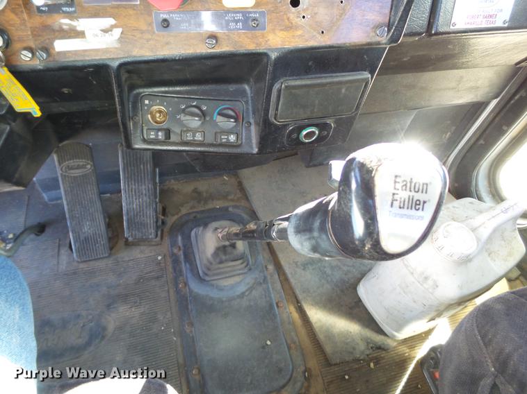 image for item BJ9820 1997 Peterbilt 379 semi truck