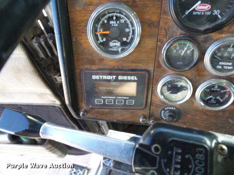 image for item BJ9820 1997 Peterbilt 379 semi truck