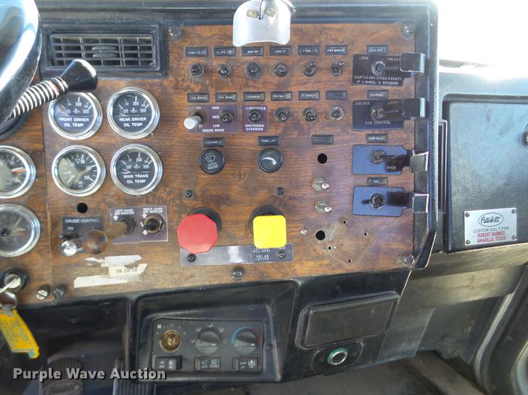 image for item BJ9820 1997 Peterbilt 379 semi truck