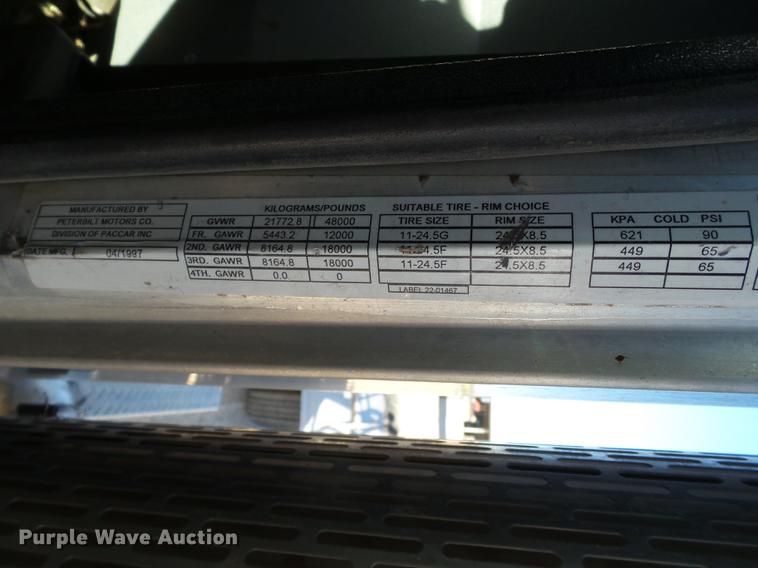 image for item BJ9820 1997 Peterbilt 379 semi truck