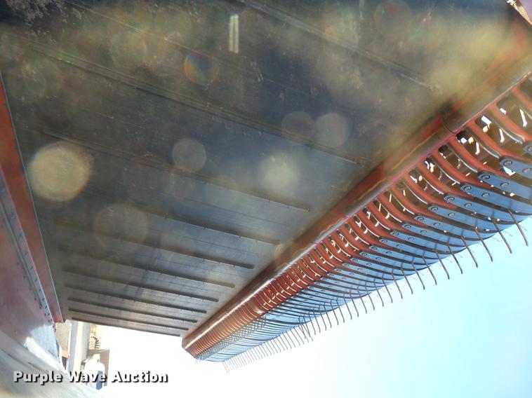 image for item BJ9824 2015 H&S TFM2135 Tri-Flex hay merger