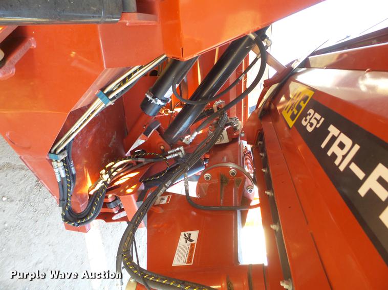 image for item BJ9824 2015 H&S TFM2135 Tri-Flex hay merger