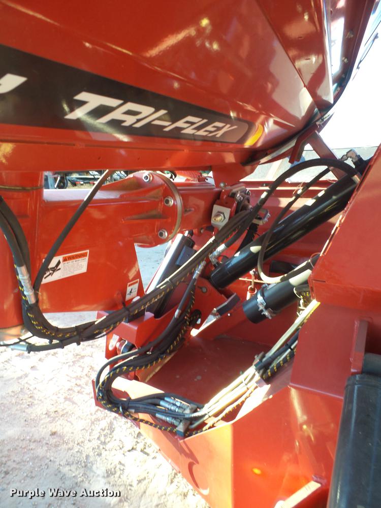 image for item BJ9824 2015 H&S TFM2135 Tri-Flex hay merger