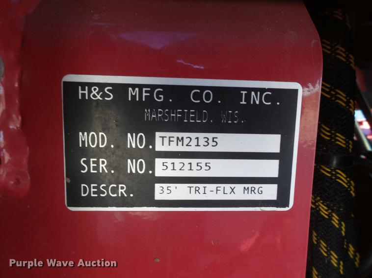 image for item BJ9824 2015 H&S TFM2135 Tri-Flex hay merger