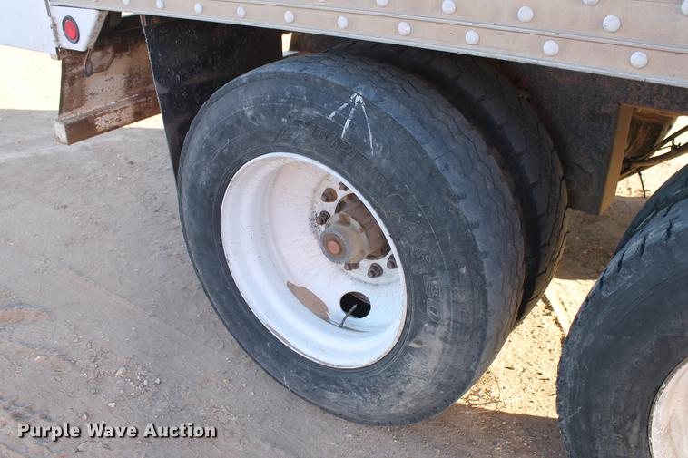 image for item BJ9832 2006 Aeroswint live bottom silage trailer