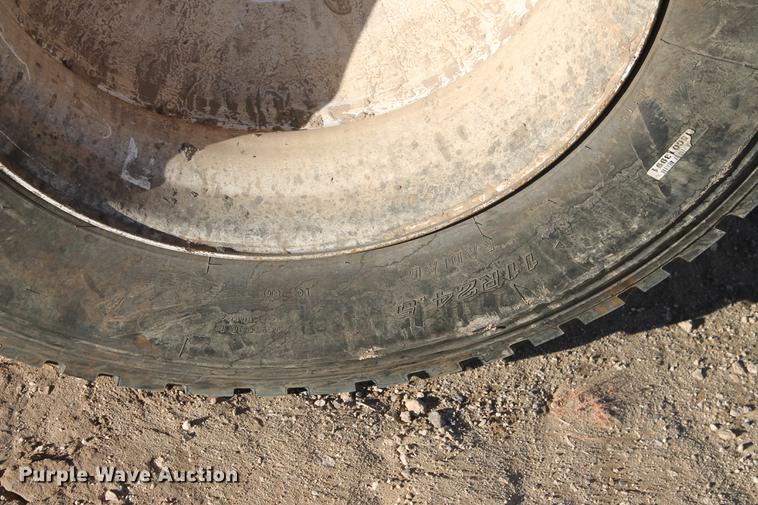 image for item BJ9832 2006 Aeroswint live bottom silage trailer